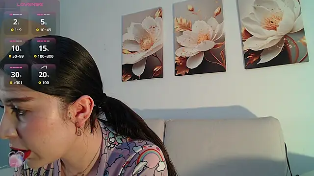 Snapshot of Violet_tay1 chatting on November 13, 2025, 10:36 am Violet tay1 online show from November 13, 2025, 10:36 am