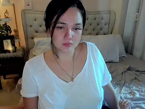 Snapshot of SweetHoney369 chatting on June 17, 2026, 1:30 am SweetHoney369 online show from June 17, 2026, 1:30 am