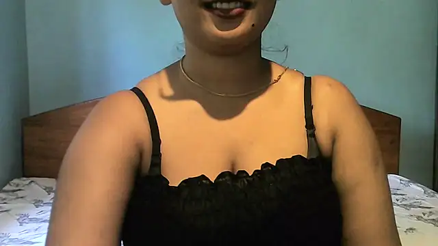 Snapshot of LoveTrainX chatting on March 3, 2026, 7:36 am LoveTrainX online show from March 3, 2026, 7:36 am