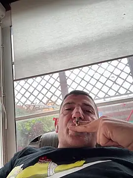 BULLBSX online show from April 22, 2026, 9:33 am