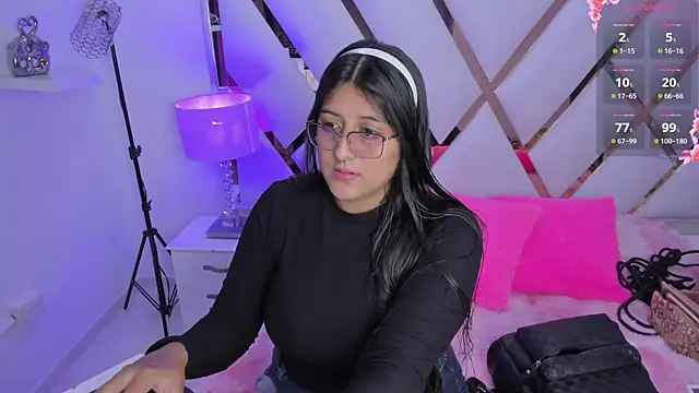 Snapshot of megann__up chatting on November 16, 2025, 3:23 am megann up online show from November 16, 2025, 3:23 am