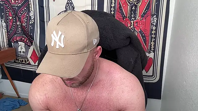 brettmycles28 online show from December 22, 2025, 6:27 pm