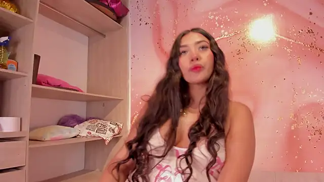 Snapshot of Annelov18 chatting on November 12, 2025, 7:46 pm Annelov18 online show from November 12, 2025, 7:46 pm