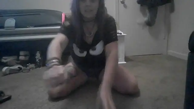 Snapshot of TWiSTYTheTwizted chatting on June 4, 2026, 8:26 pm TWiSTYTheTwizted online show from June 4, 2026, 8:26 pm