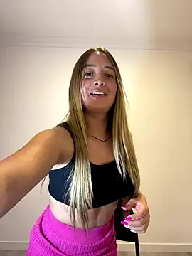 Zara Ross online show from October 23, 2025, 3:06 am