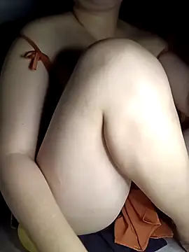 Snapshot of BigPussy178 chatting on October 5, 2025, 2:37 pm BigPussy178 online show from October 5, 2025, 2:37 pm