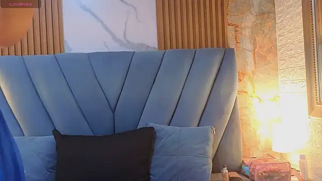 angel  red  online show from March 25, 2026, 3:34 am