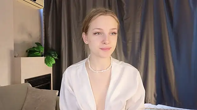 CindyGreen online show from November 28, 2025, 6:16 am