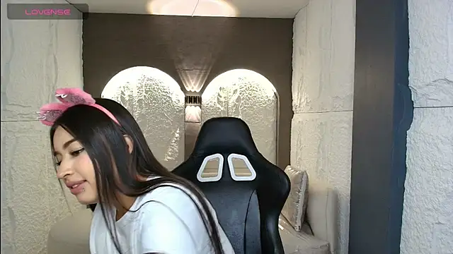 martina1 r online show from September 16, 2025, 1:12 pm