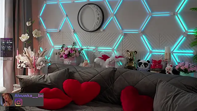 Snapshot of Alvuwkaa chatting on February 11, 2026, 12:32 pm Alvuwkaa online show from February 11, 2026, 12:32 pm