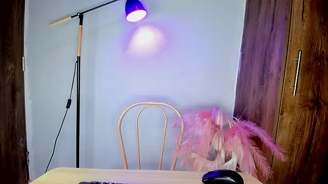 Snapshot of khate_smith chatting on February 13, 2026, 4:25 pm khate smith online show from February 13, 2026, 4:25 pm