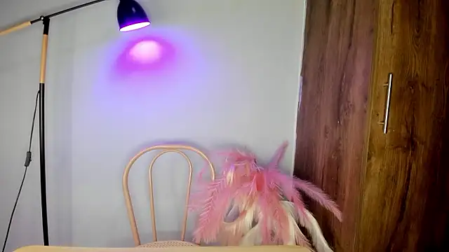 Snapshot of khate_smith chatting on March 4, 2026, 3:29 pm khate smith online show from March 4, 2026, 3:29 pm