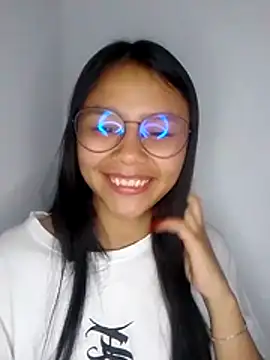 SofieLove 01 online show from February 9, 2026, 8:07 am