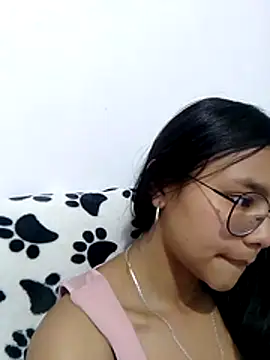 SofieLove 01 online show from April 12, 2026, 7:57 am