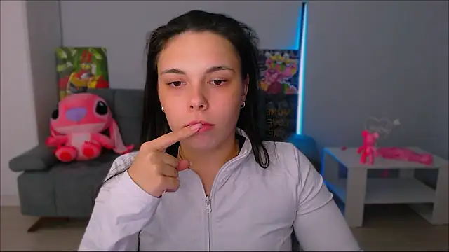 queenofthesense  online show from September 12, 2025, 4:07 pm