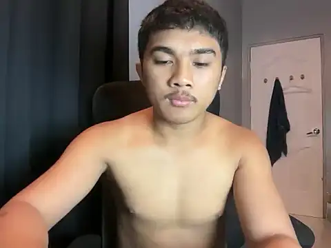 Snapshot of pinoyAdrianneXXX chatting on July 5, 2026, 11:28 am pinoyAdrianneXXX online show from July 5, 2026, 11:28 am