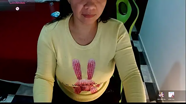 Snapshot of hiilarybrown chatting on July 12, 2026, 4:14 am hiilarybrown online show from July 12, 2026, 4:14 am
