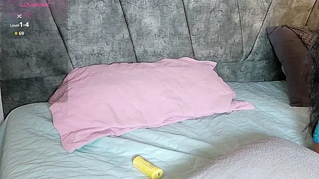 Snapshot of ValeriGallardo17 chatting on November 5, 2025, 9:48 pm ValeriGallardo17 online show from November 5, 2025, 9:48 pm