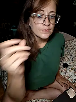 Snapshot of goddessdelphia chatting on April 8, 2026, 6:19 pm goddessdelphia online show from April 8, 2026, 6:19 pm