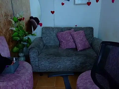 laleska montenegro online show from February 13, 2026, 5:03 am