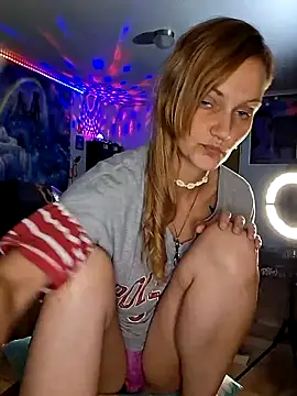 Snapshot of PeachyAriel chatting on June 4, 2026, 4:02 pm PeachyAriel online show from June 4, 2026, 4:02 pm