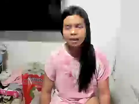 Snapshot of SEXBOMB_GRACE chatting on July 3, 2026, 12:33 pm SEXBOMB GRACE online show from July 3, 2026, 12:33 pm