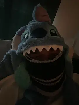 smayle223 online show from March 15, 2026, 2:01 pm