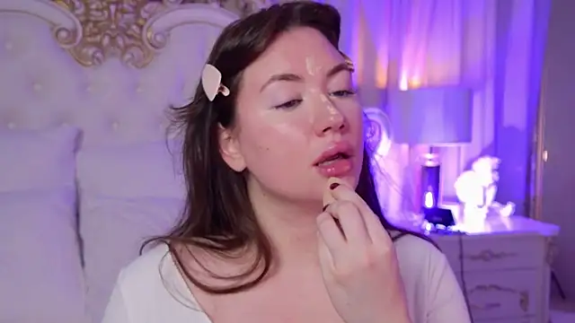 MeganStrain online show from December 4, 2025, 3:16 am