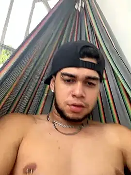 enzo vittale03  online show from September 20, 2025, 7:15 pm