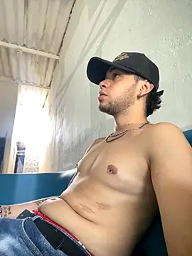 enzo vittale03  online show from September 23, 2025, 6:33 pm