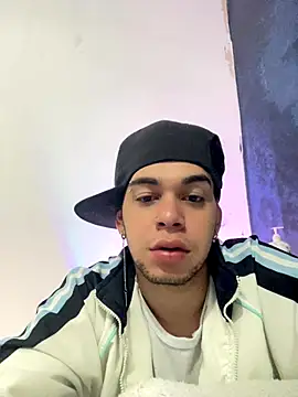 enzo vittale03  online show from January 6, 2026, 3:16 pm