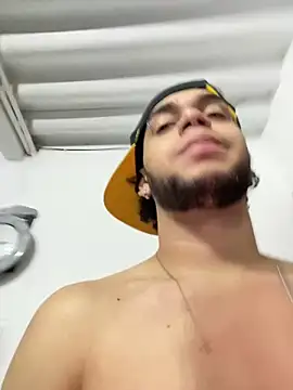 enzo vittale03  online show from February 5, 2026, 12:26 am