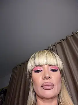 Snapshot of BOO_D chatting on November 12, 2025, 7:24 pm BOO D online show from November 12, 2025, 7:24 pm