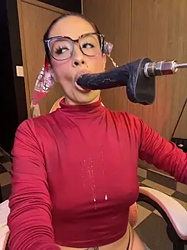 ValentinaBianchi online show from November 12, 2025, 7:57 pm