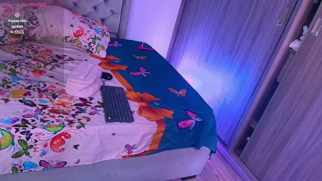 Snapshot of dreamsussi chatting on February 4, 2026, 9:42 pm dreamsussi online show from February 4, 2026, 9:42 pm