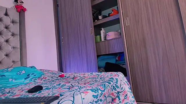 Snapshot of dreamsussi chatting on February 25, 2026, 3:43 pm dreamsussi online show from February 25, 2026, 3:43 pm