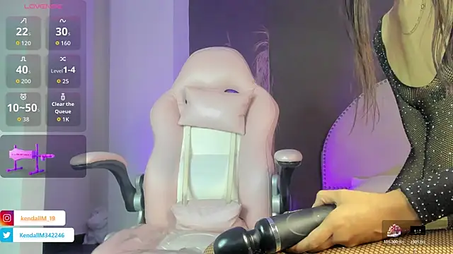  Kendall 19 online show from November 6, 2025, 8:10 pm