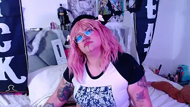 Snapshot of XxGreenGoodxX chatting on October 24, 2025, 10:17 pm XxGreenGoodxX online show from October 24, 2025, 10:17 pm