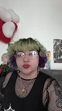 XxGreenGoodxX online show from May 26, 2026, 6:37 pm