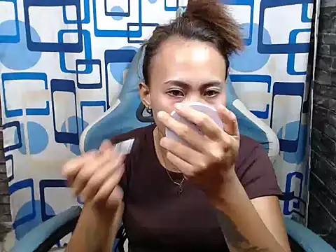 Snapshot of joanpetite chatting on April 24, 2026, 11:07 pm joanpetite online show from April 24, 2026, 11:07 pm