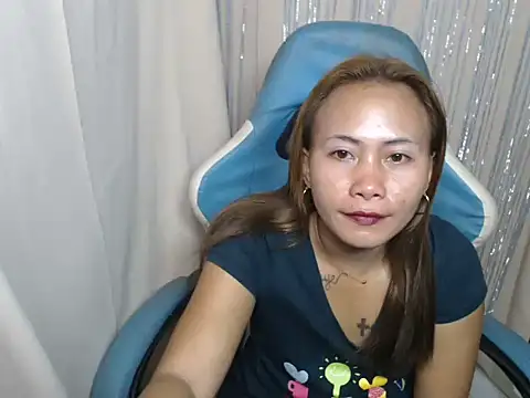 joanpetite online show from June 23, 2026, 11:36 pm