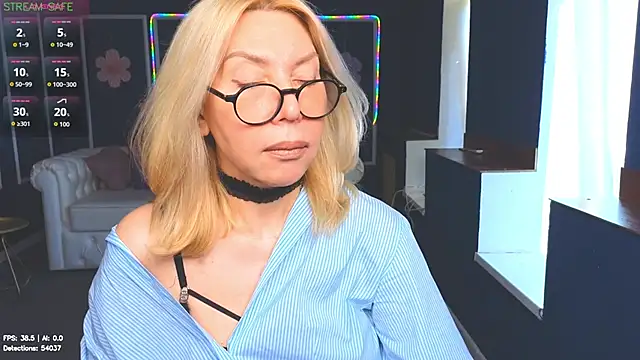 Wendy Waves online show from July 21, 2026, 1:35 pm