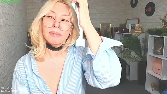 Wendy Waves online show from July 24, 2026, 12:47 pm