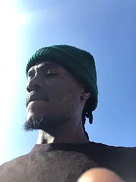 cuminsidebby online show from October 17, 2025, 6:05 am