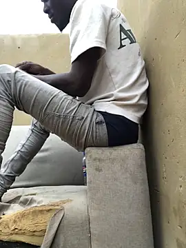 cuminsidebby online show from April 12, 2026, 6:51 am