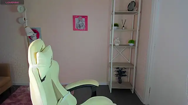 Lori Blossom online show from September 30, 2025, 8:19 am