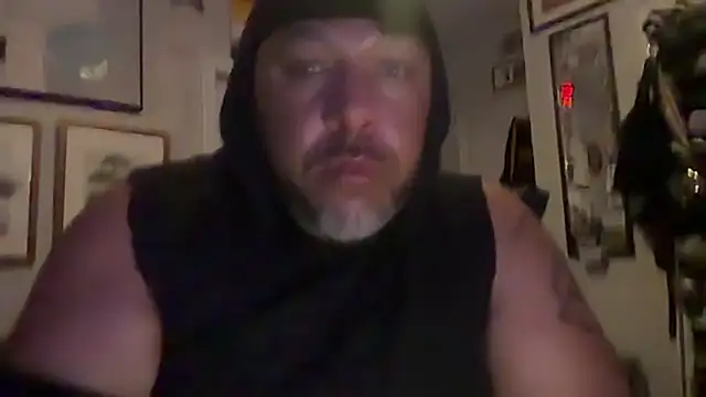 Snapshot of TheGreenEyedBear chatting on August 9, 2026, 8:52 am TheGreenEyedBear online show from August 9, 2026, 8:52 am