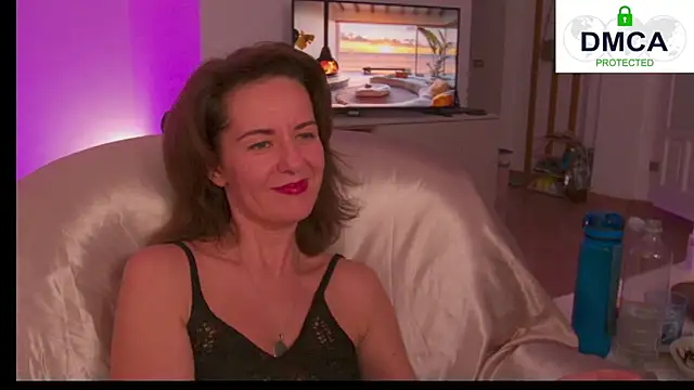 Witch in Silk online show from September 13, 2025, 7:35 pm