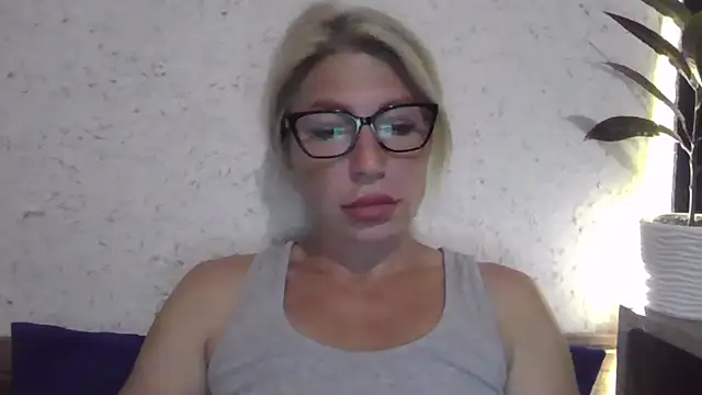 fox red lady7 online show from September 16, 2025, 7:26 pm