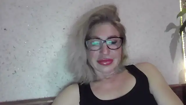 fox red lady7 online show from April 13, 2026, 7:19 pm